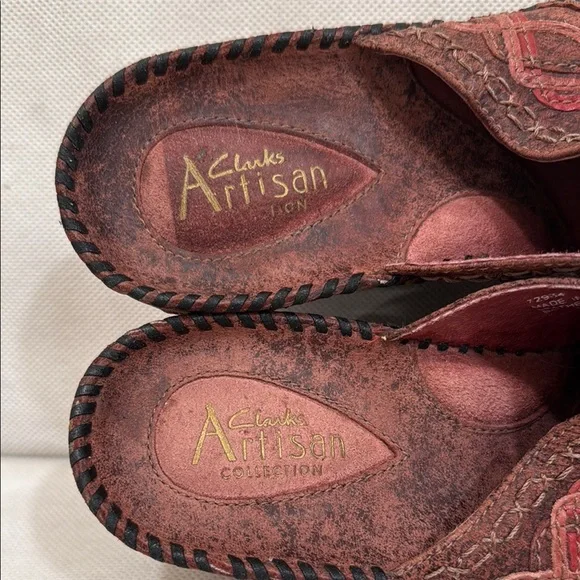 NEW - CLARKS LEATHER MULES CLOGS WITH 2-1/2” HEEL (sz 6) - Picture 8 of 8